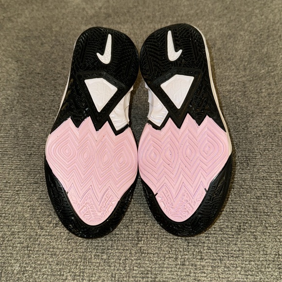 Nike Kyrie 8 GO (PS) - Picture 6 of 7